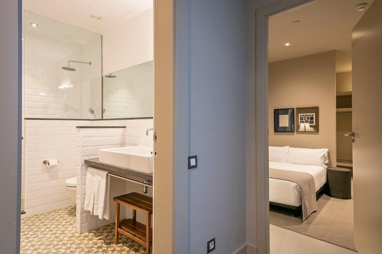 Uma Suites Pau Claris Barcelona Exterior photo